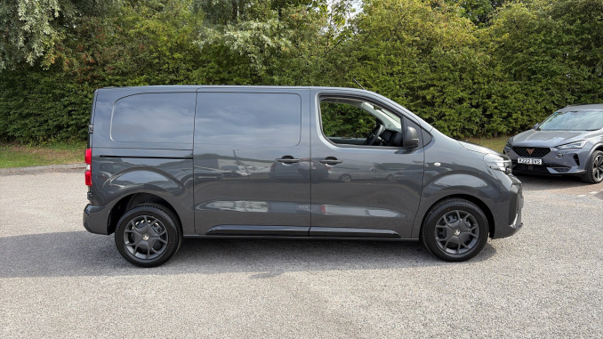 Vauxhall Vivaro L1 Diesel 1.5 Turbo D 120 Pro H1 Van - Image 9